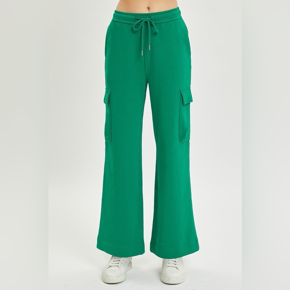 Green Wide-Leg Cargo Sweatpants - Women